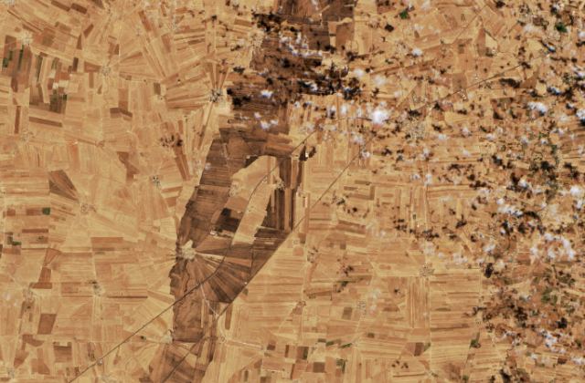 Satellite view near Al Qāmishlī