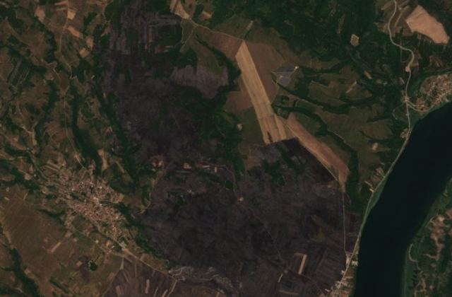 Burned area near Orşova from space