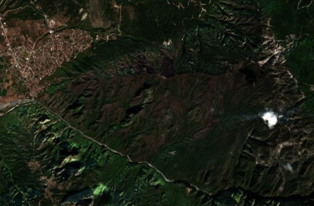Burned area near Kónitsa from space